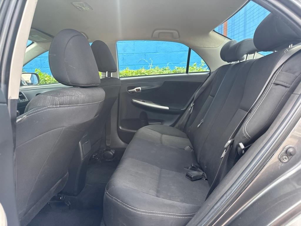 Toyota Corolla S 5-Speed MT 2013