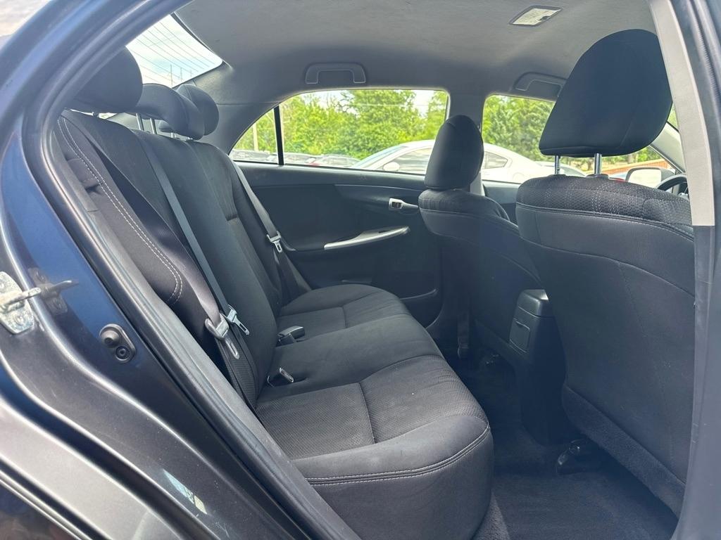 Toyota Corolla S 5-Speed MT 2013