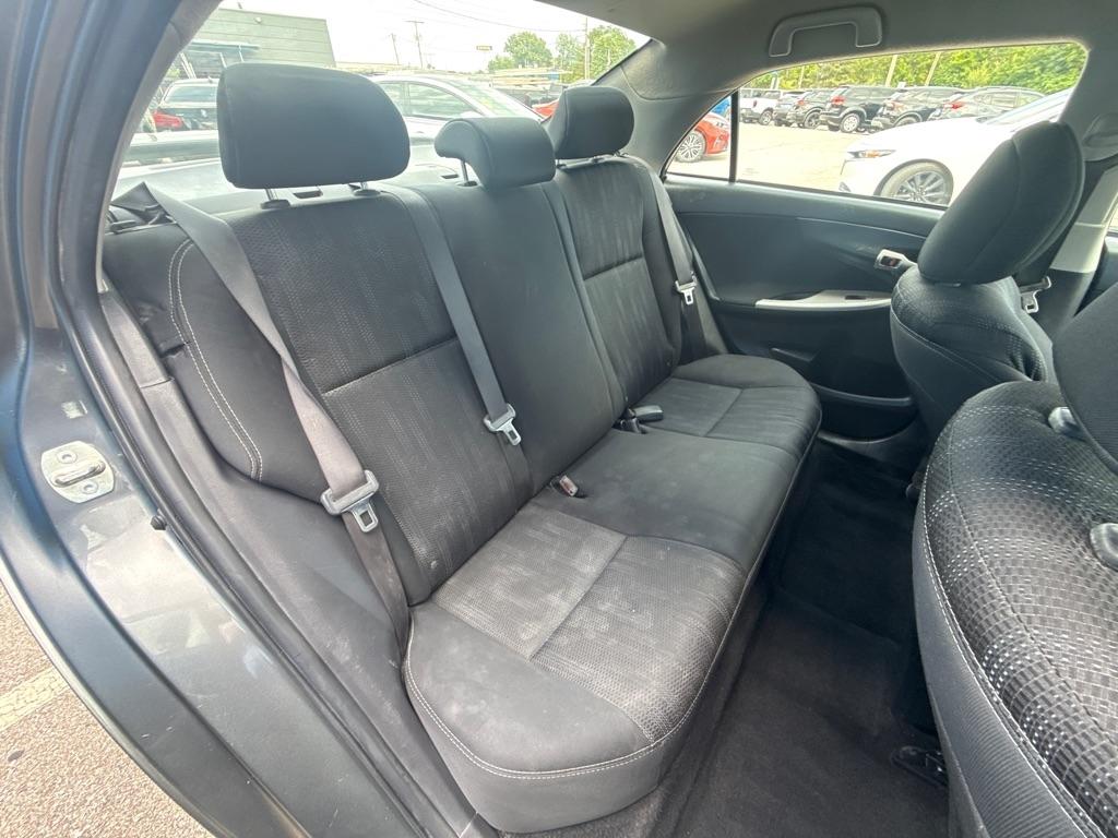 Toyota Corolla S 5-Speed MT 2013