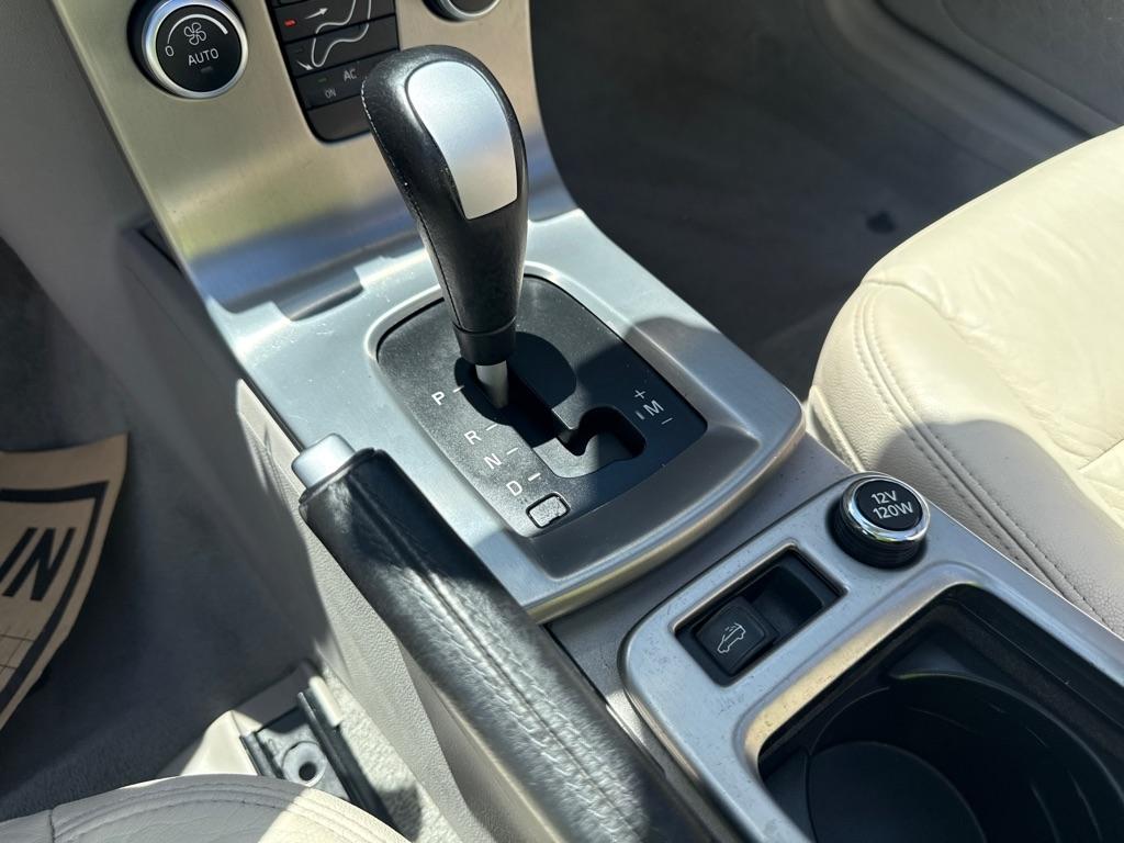 Volvo C70  2010