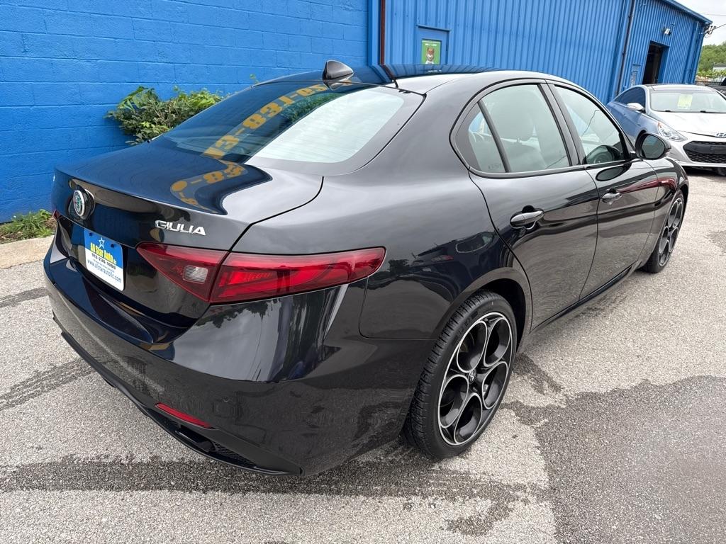 Alfa Romeo Giulia Veloce RWD 2023