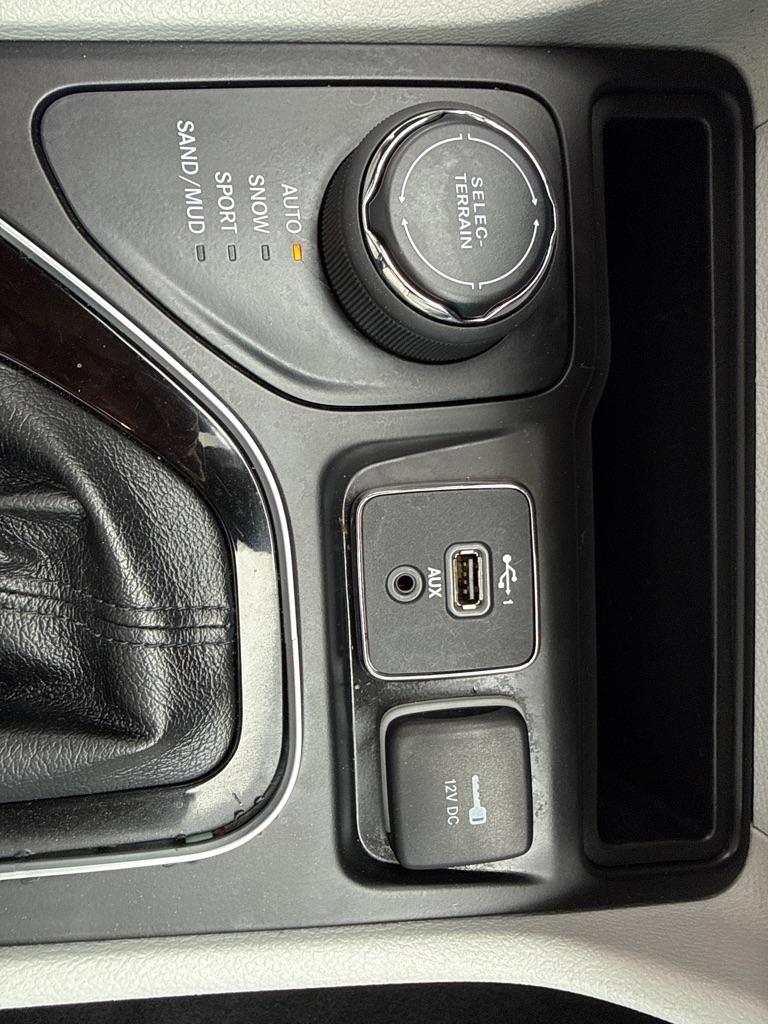 Jeep Cherokee  2021