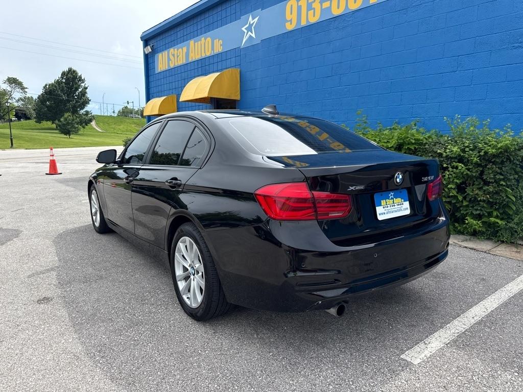 BMW 3 Series  2017