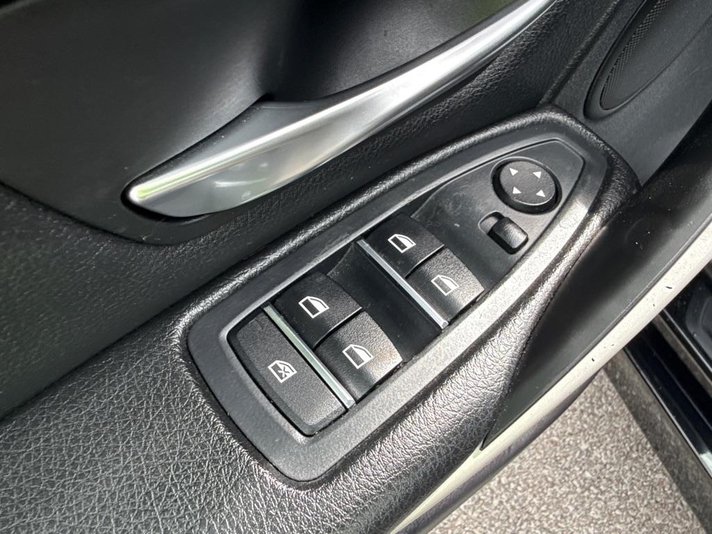 BMW 3 Series  2017