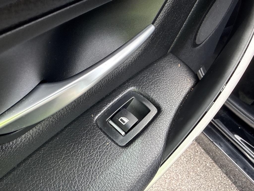 BMW 3 Series  2017