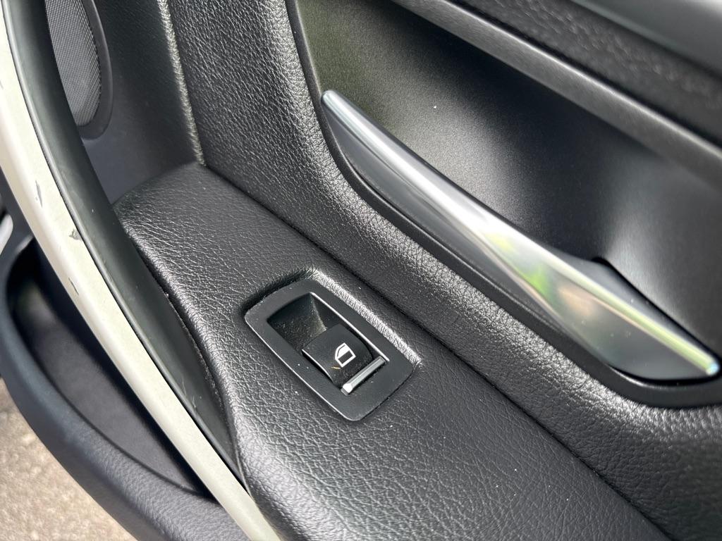 BMW 3 Series  2017