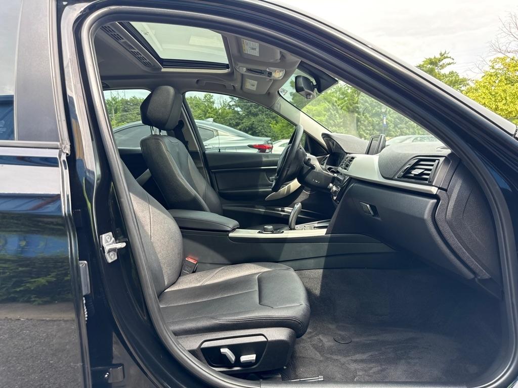 BMW 3 Series  2017