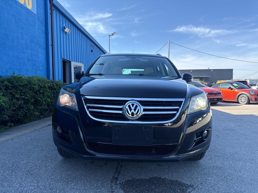 Volkswagen Tiguan  2011