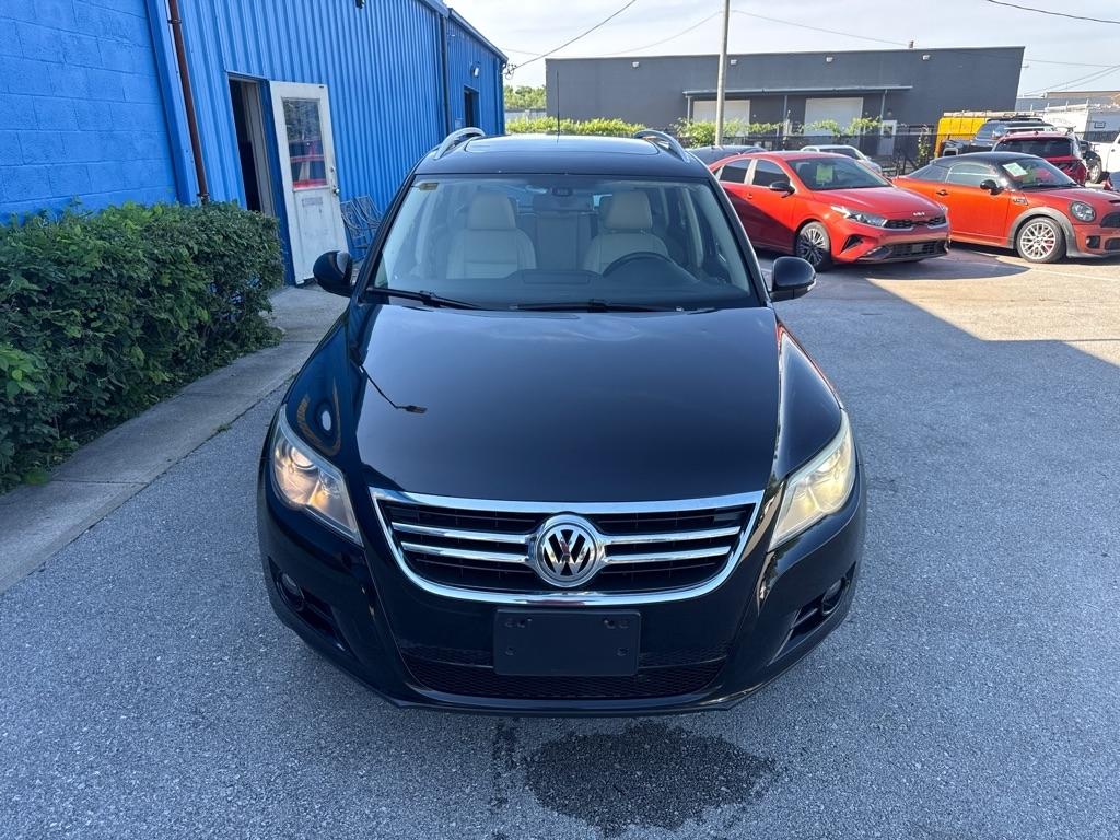Volkswagen Tiguan  2011