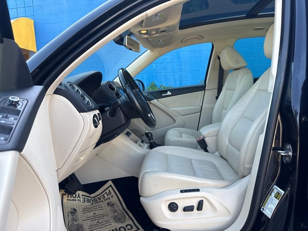 Volkswagen Tiguan  2011