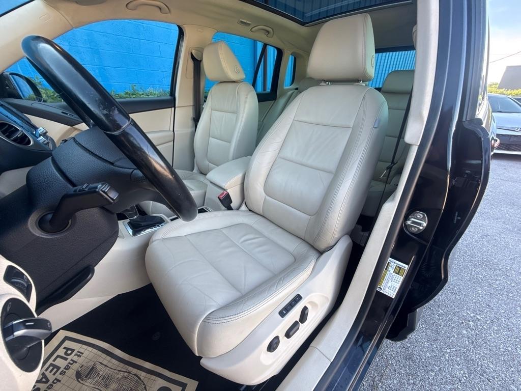 Volkswagen Tiguan  2011