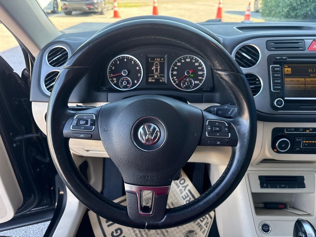 Volkswagen Tiguan  2011
