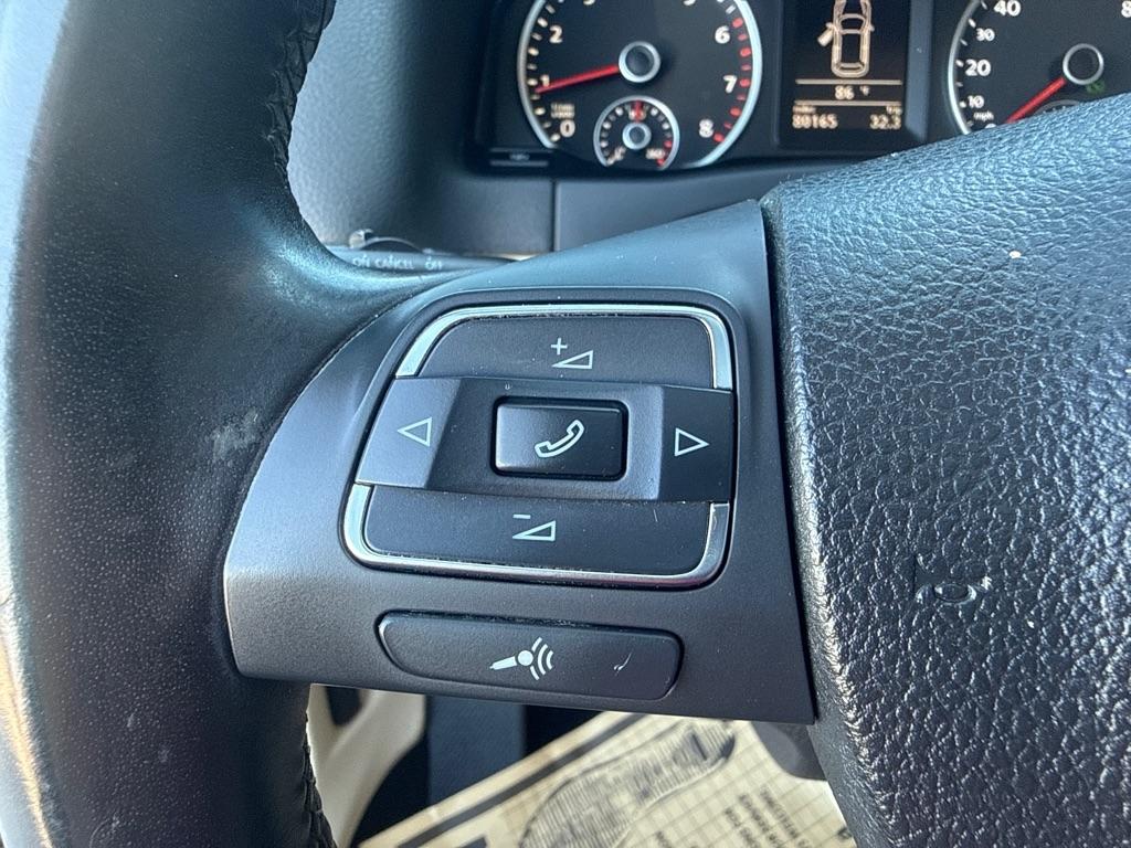 Volkswagen Tiguan  2011