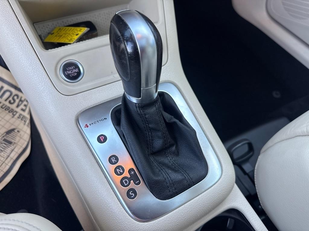 Volkswagen Tiguan  2011
