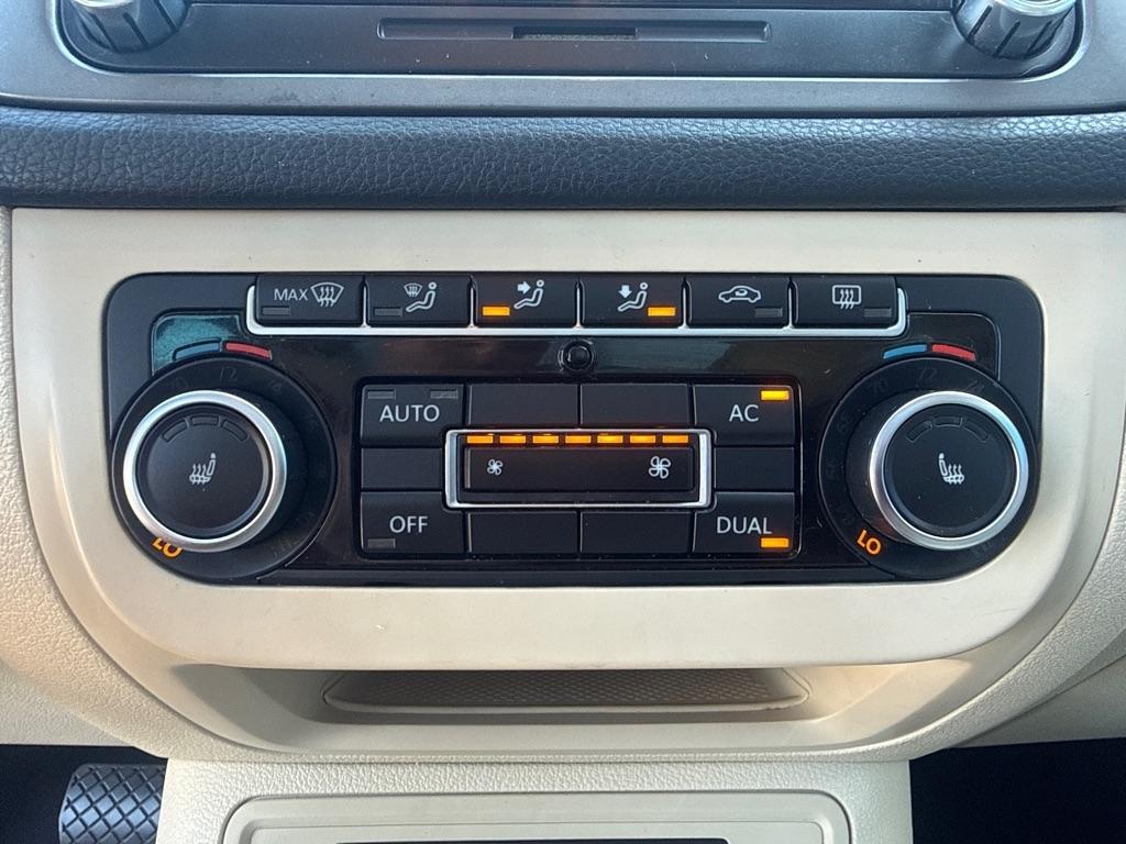 Volkswagen Tiguan  2011