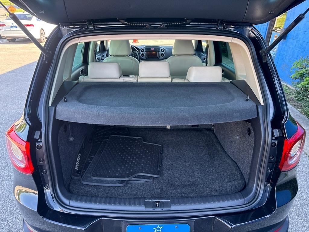 Volkswagen Tiguan  2011