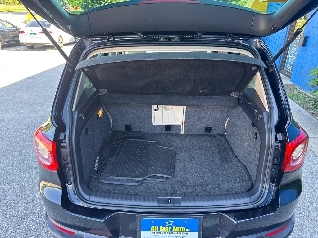 Volkswagen Tiguan  2011