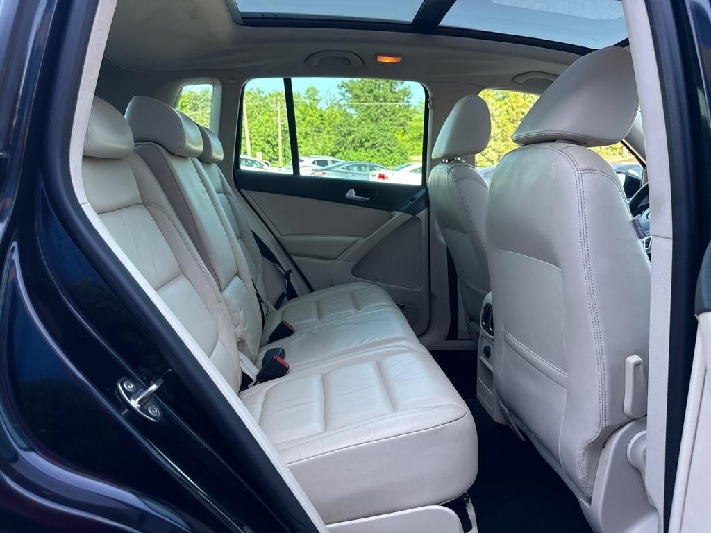 Volkswagen Tiguan  2011