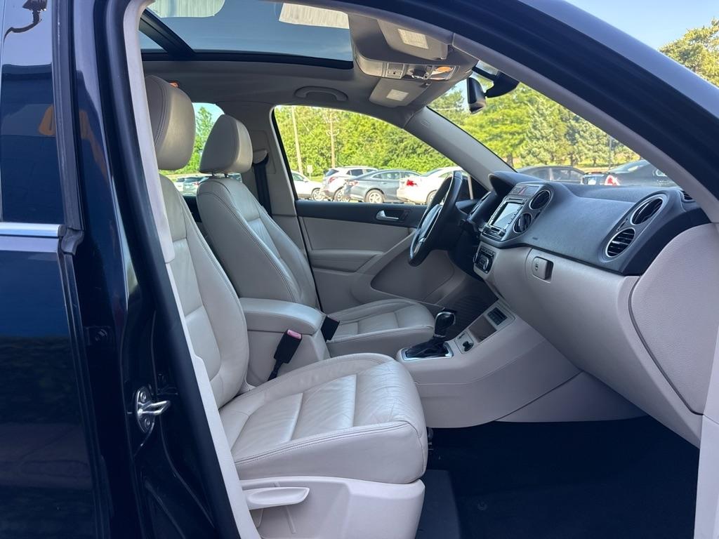 Volkswagen Tiguan  2011