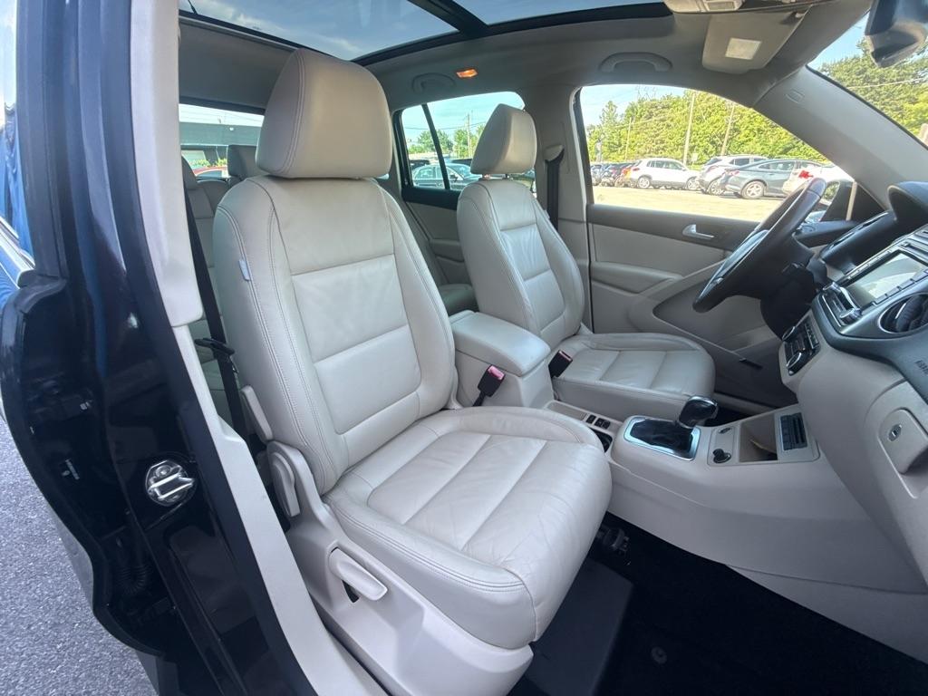 Volkswagen Tiguan  2011