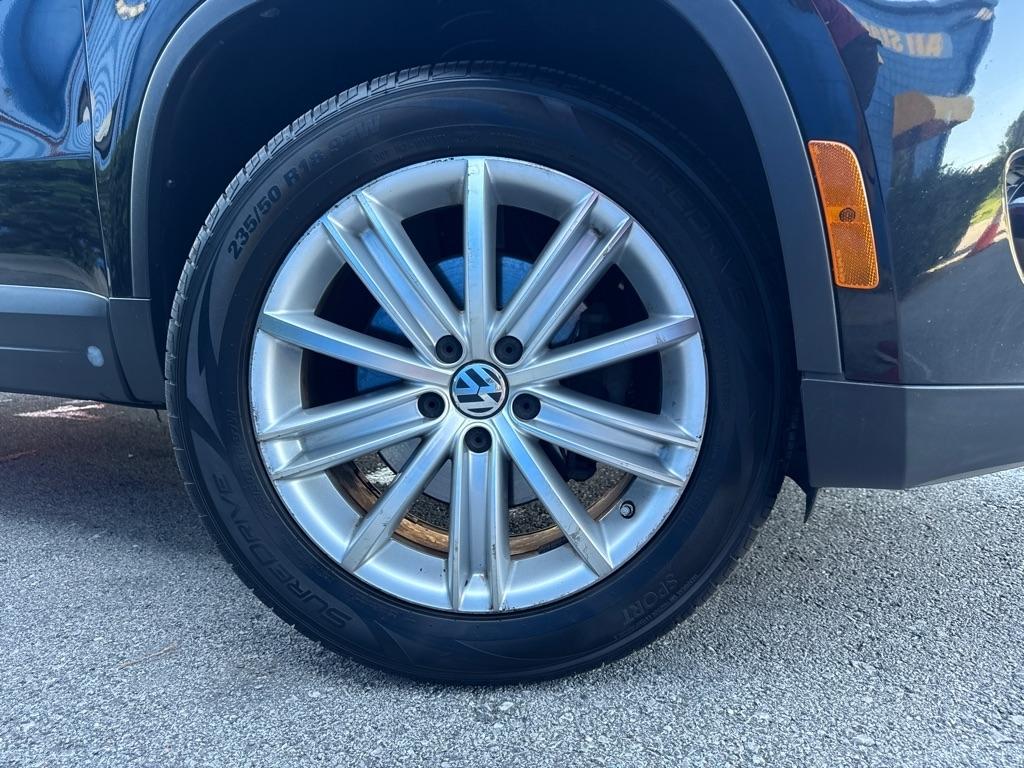 Volkswagen Tiguan  2011