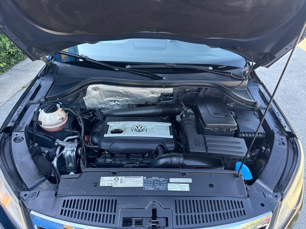 Volkswagen Tiguan  2011