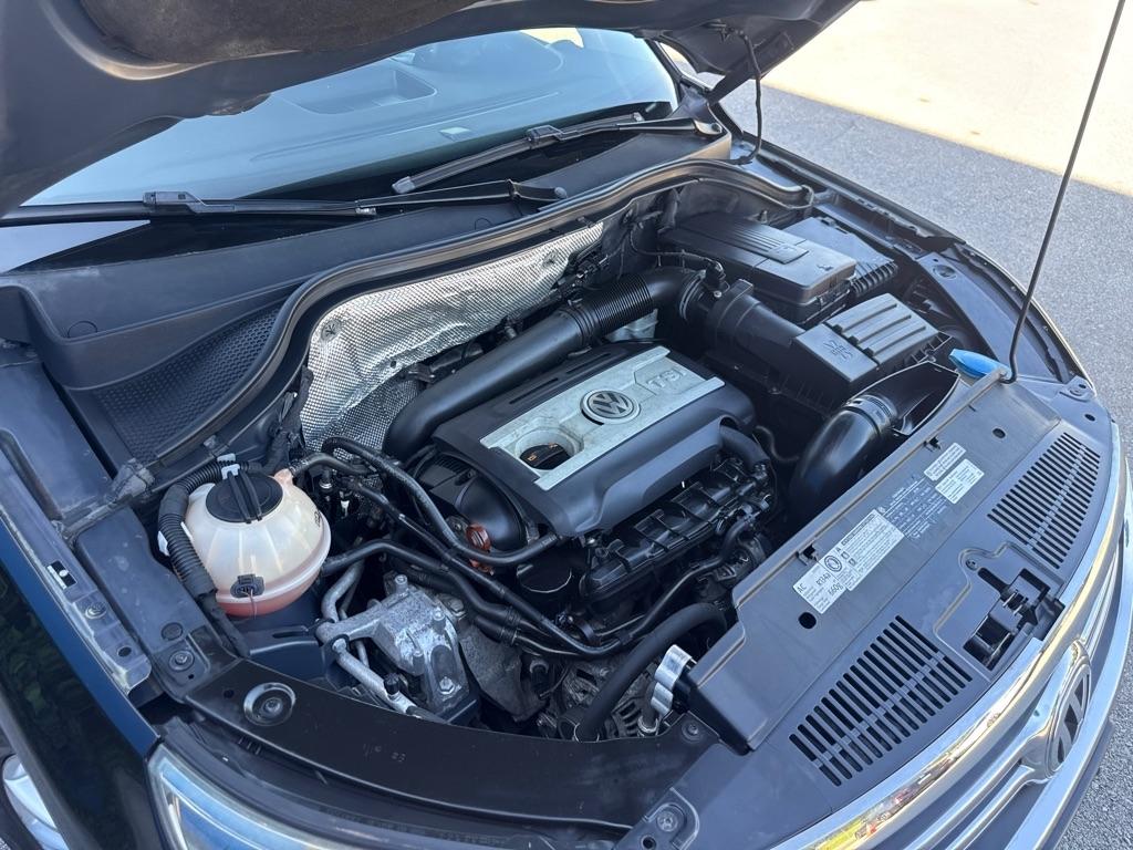 Volkswagen Tiguan  2011