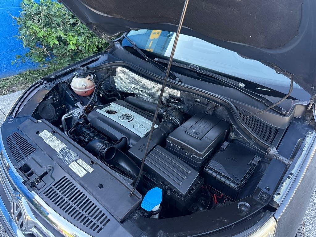 Volkswagen Tiguan  2011