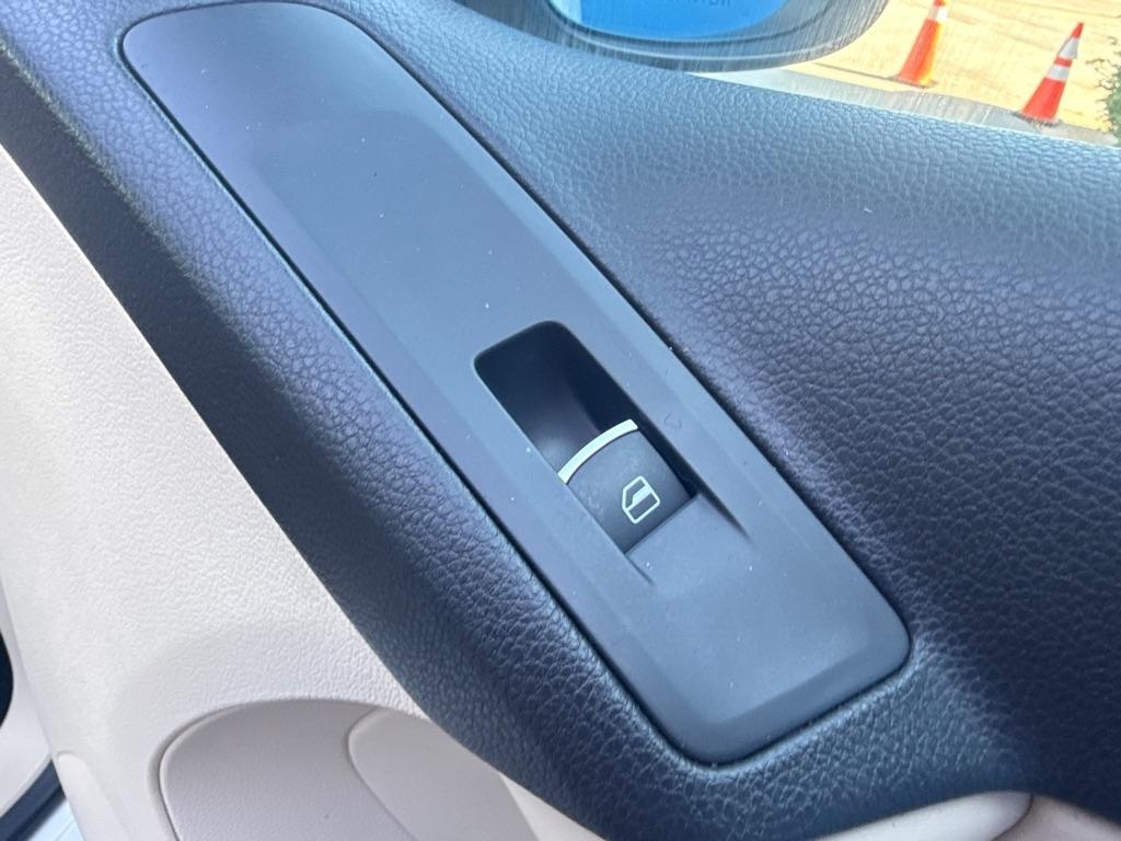 Volkswagen Tiguan  2013