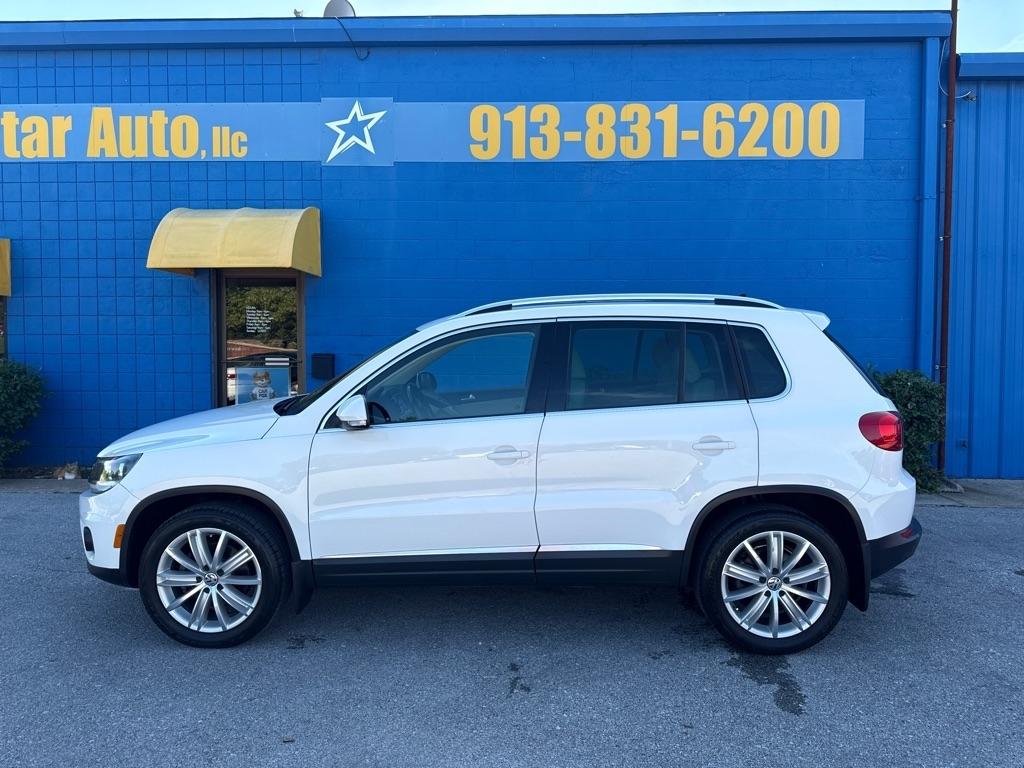 Volkswagen Tiguan S 4D SUV FWD 2013