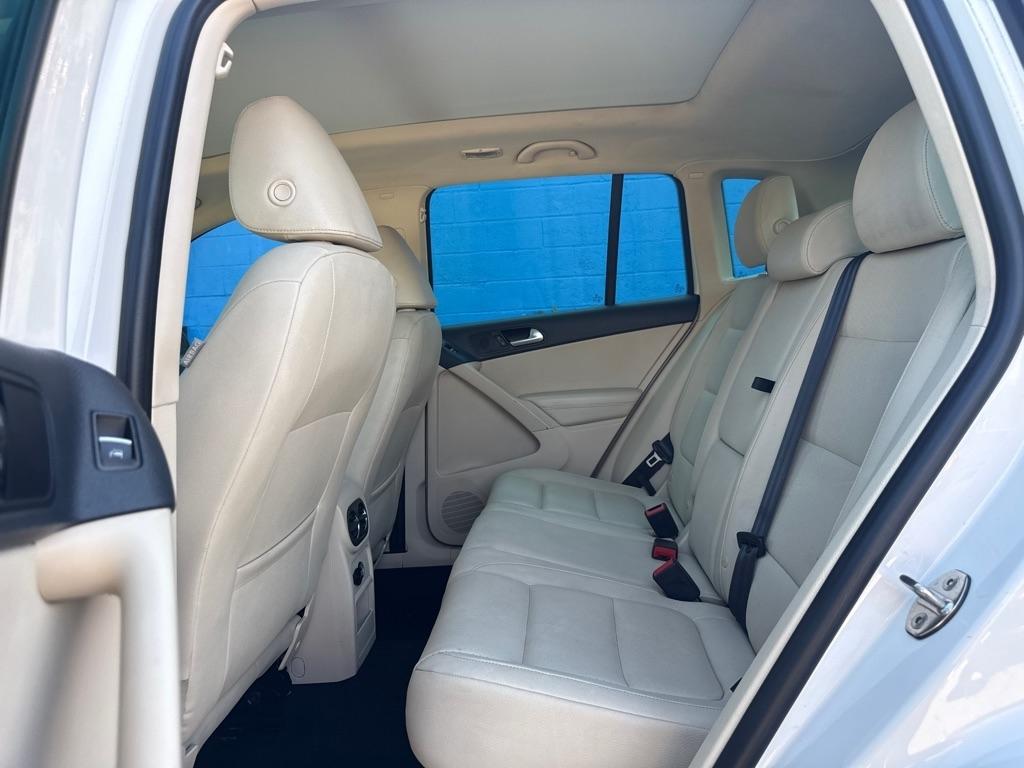 Volkswagen Tiguan S 4D SUV FWD 2013