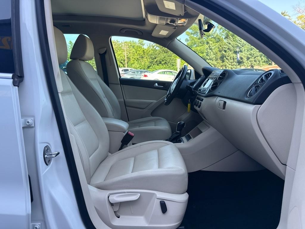 Volkswagen Tiguan S 4D SUV FWD 2013