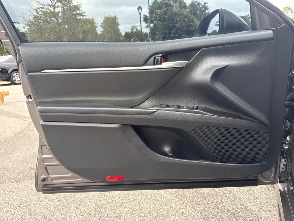 Toyota Camry  2023