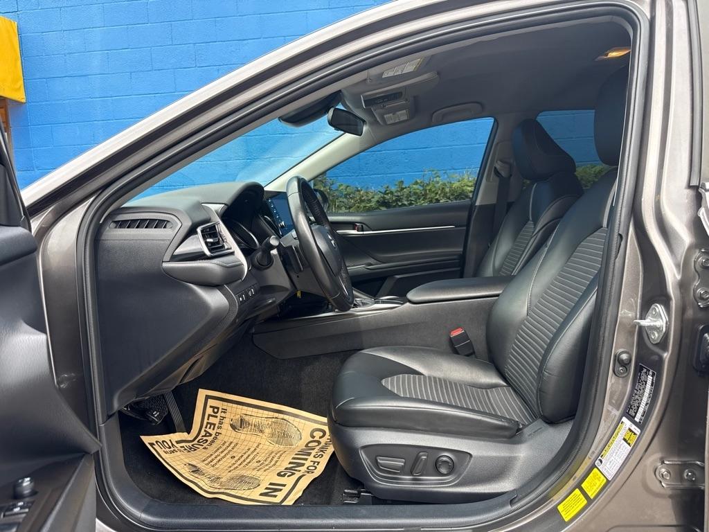 Toyota Camry  2023