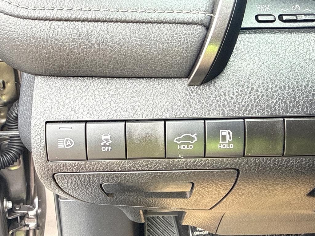 Toyota Camry  2023