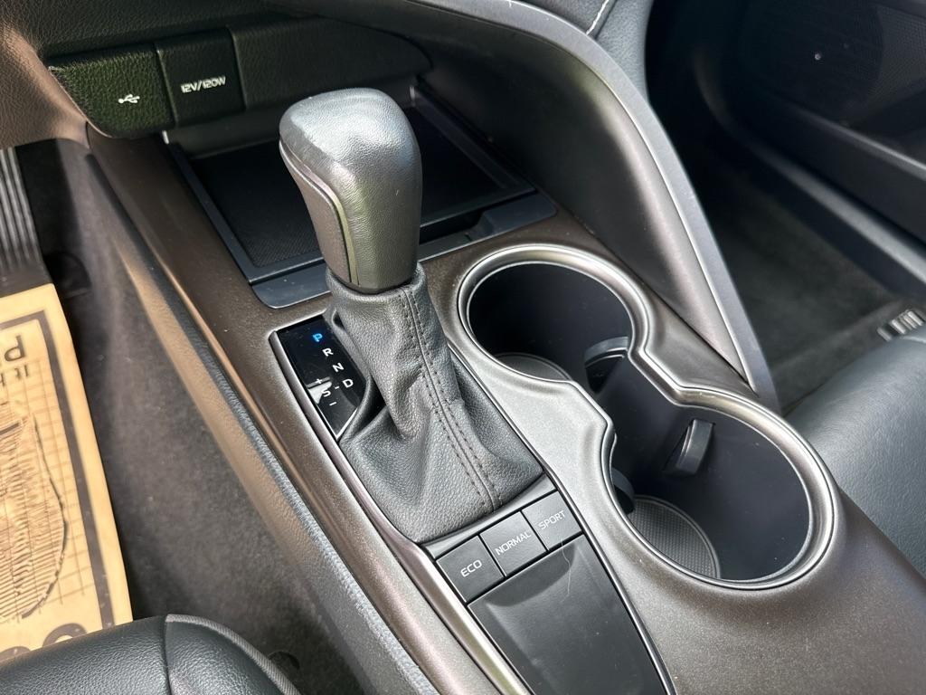 Toyota Camry  2023