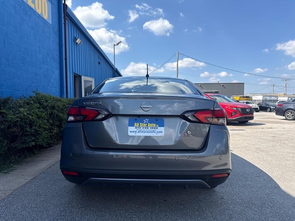 Nissan Versa  2024