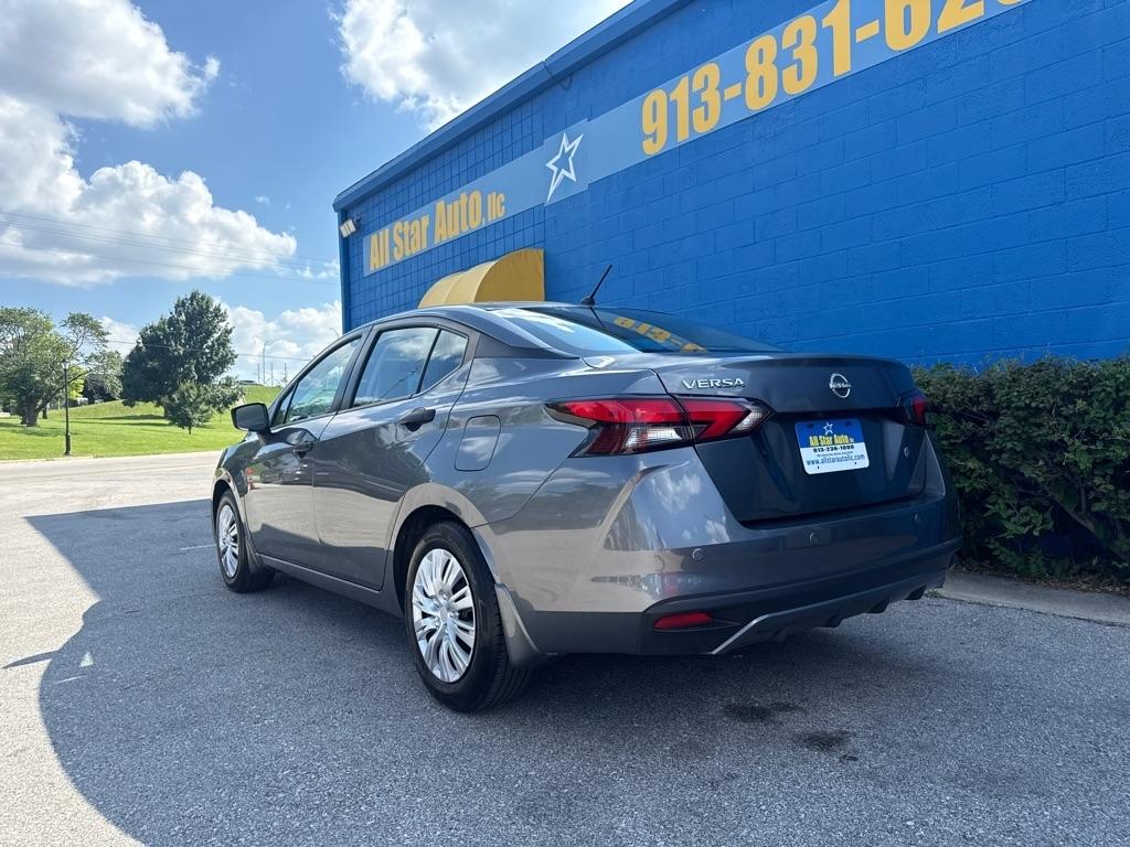 Nissan Versa  2024
