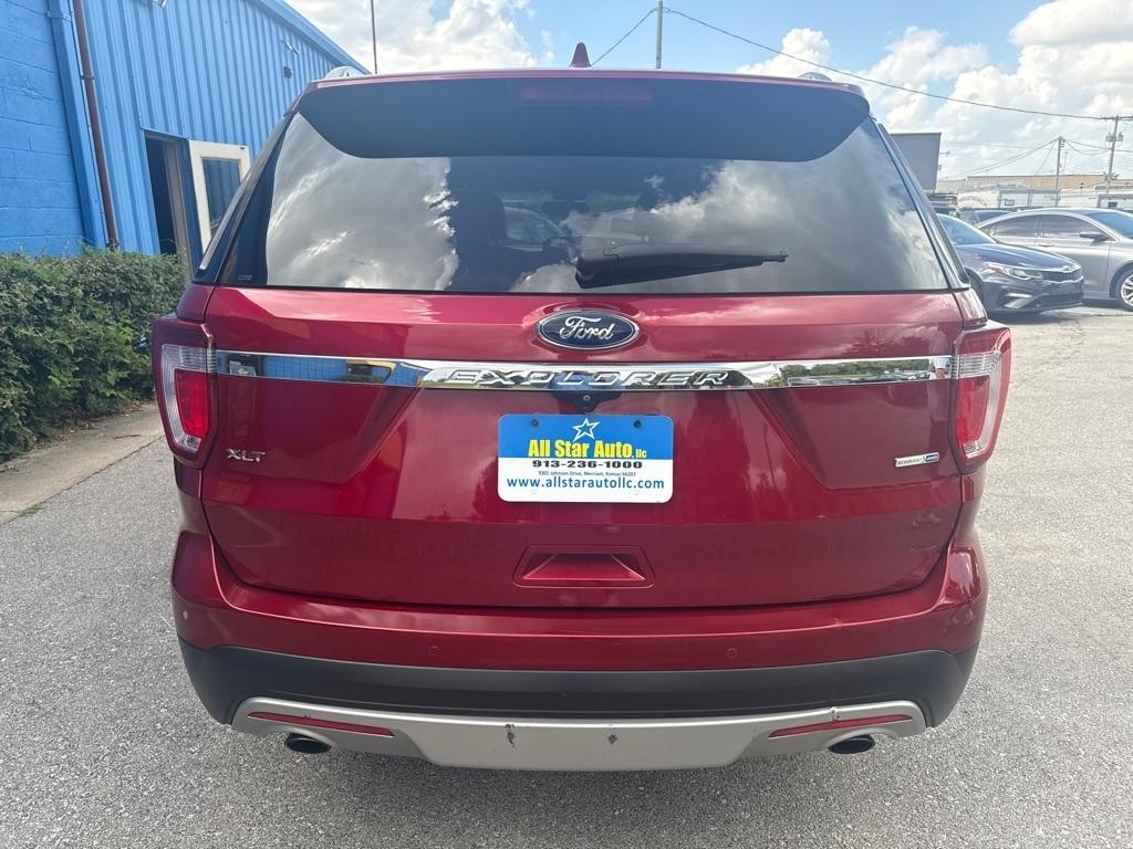 Ford Explorer XLT 4D SUV 4WD 2017