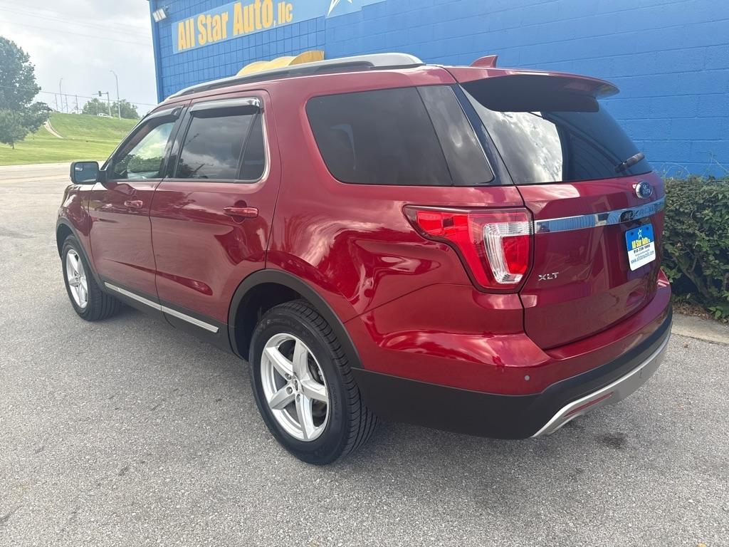 Ford Explorer XLT 4D SUV 4WD 2017