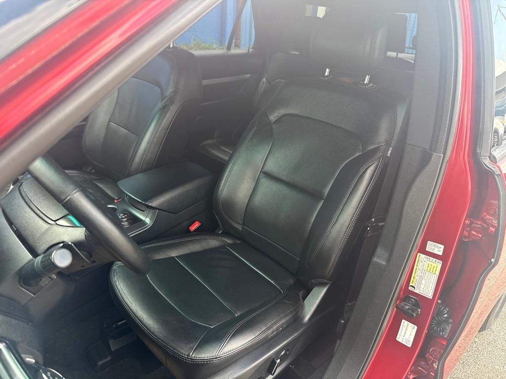 Ford Explorer XLT 4D SUV 4WD 2017