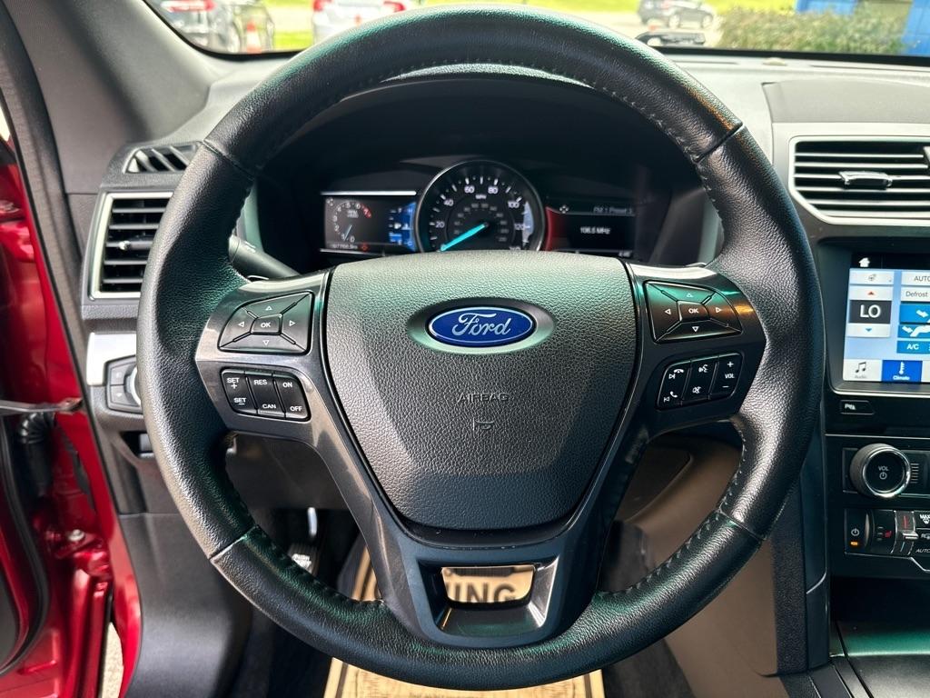 Ford Explorer XLT 4D SUV 4WD 2017