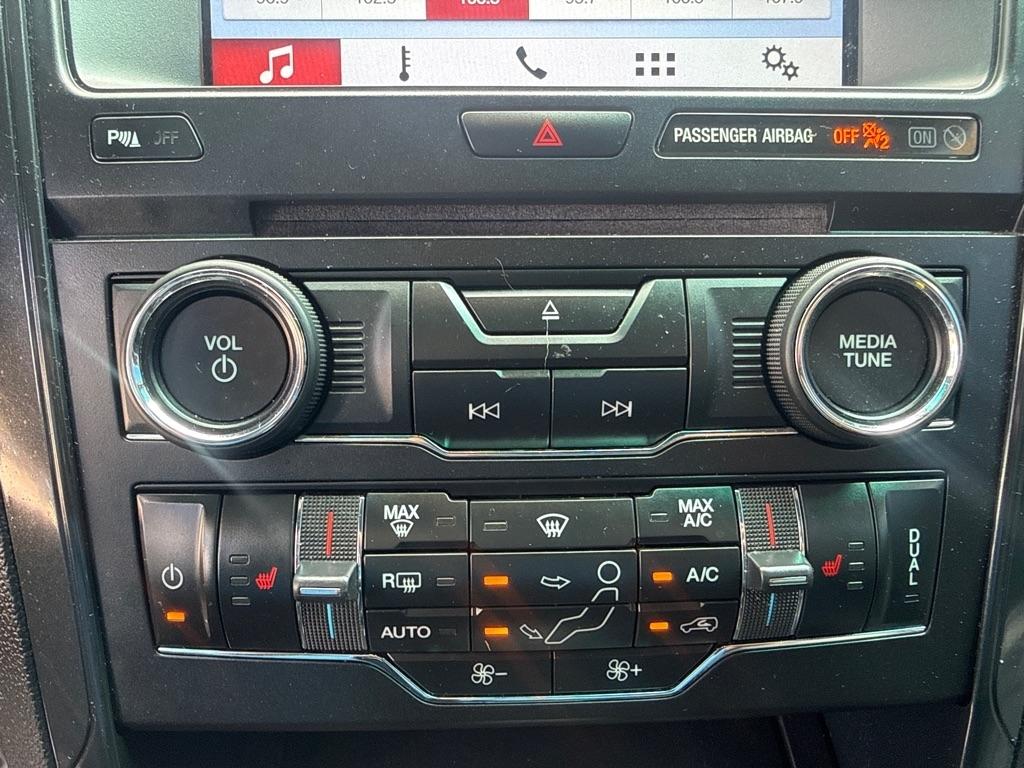 Ford Explorer XLT 4D SUV 4WD 2017