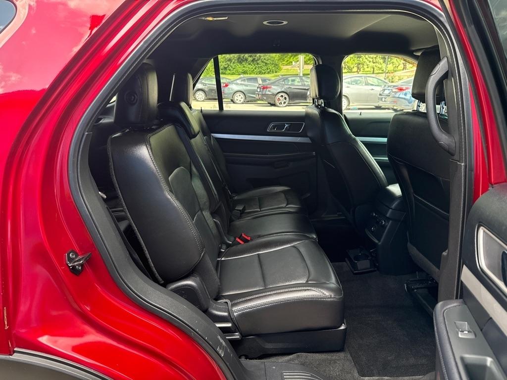 Ford Explorer XLT 4D SUV 4WD 2017
