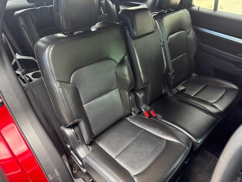 Ford Explorer XLT 4D SUV 4WD 2017