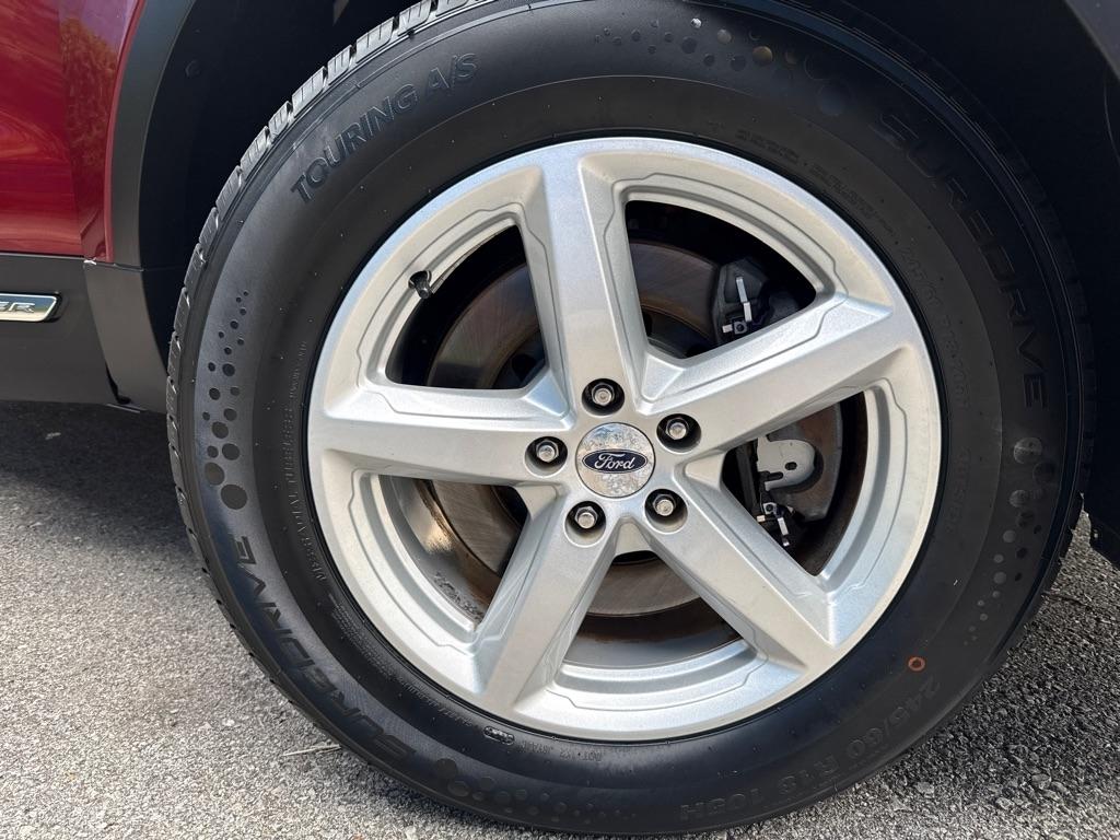 Ford Explorer XLT 4D SUV 4WD 2017