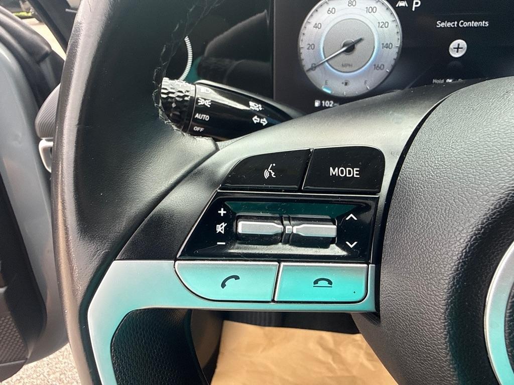 Hyundai Elantra  2022