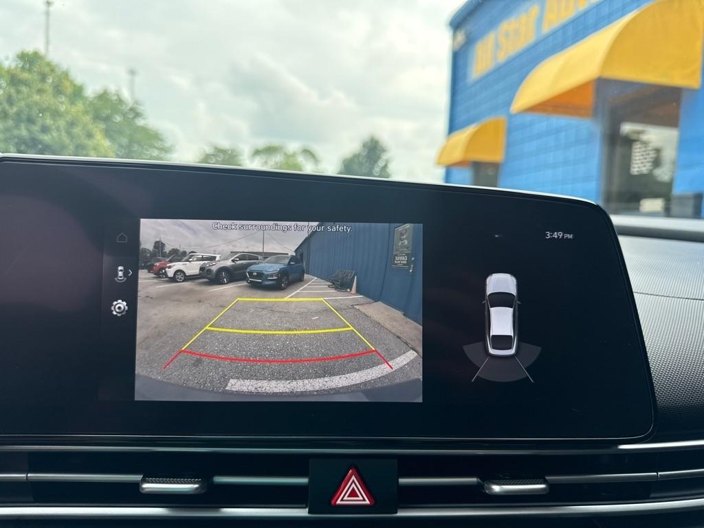 Hyundai Elantra  2022
