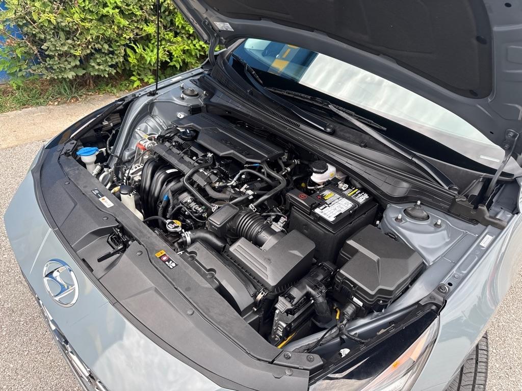 Hyundai Elantra  2022