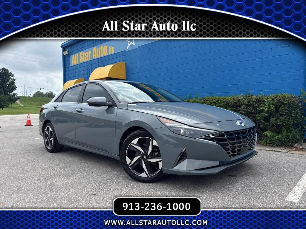 Hyundai Elantra  2022